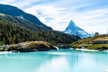 Matterhorn Zermatt, İsviçre Mosjesee Gölü ile