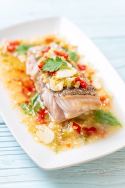 Kireç soyunma - orfoz balığı fileto Chili Lime Soslu buğulama Asya gıda tarzı