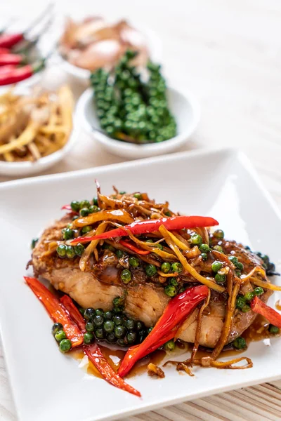 Geroerbakt Kruidig Kruid Met Grouper Visfilet Thais Eten Stijl — Stockfoto