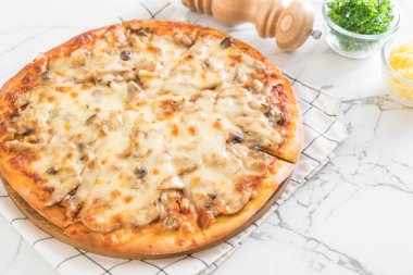 masada miso soslu mantarlı pizza