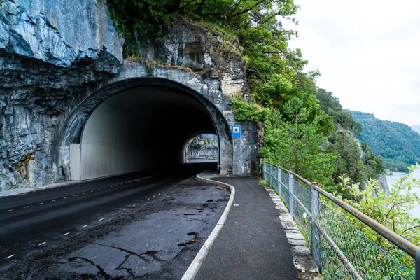 boş yol tünel İsviçre ile.