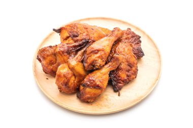 ızgara ve Barbekü tavuk beyaz arka plan üzerinde izole