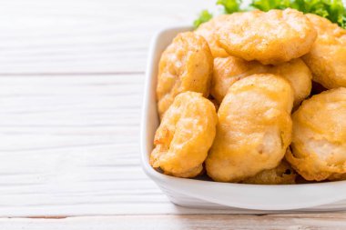 Soslu tavuk nugget, sağlıksız yemek.