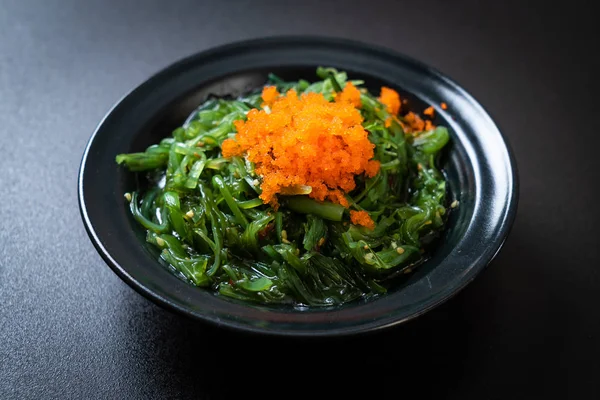 Salada Algas Com Ovos Camarão Estilo Comida Japonesa — Fotografia de Stock