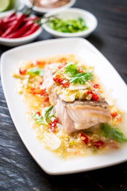 Kireç soyunma - orfoz balığı fileto Chili Lime Soslu buğulama Asya gıda tarzı