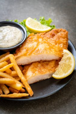 Balık ve cips - sağlıksız gıda