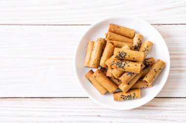 Taylandlı çıtır Hindistan cevizi roll - Tay tatlı snack