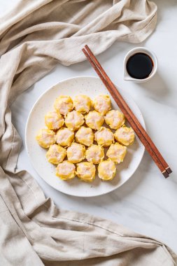 Karides Çince buğulanmış Dumpling sos ile