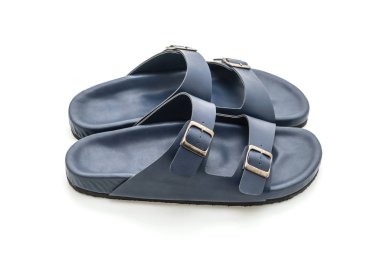 Erkekler beyaz arka plan üzerinde izole sandalet deri