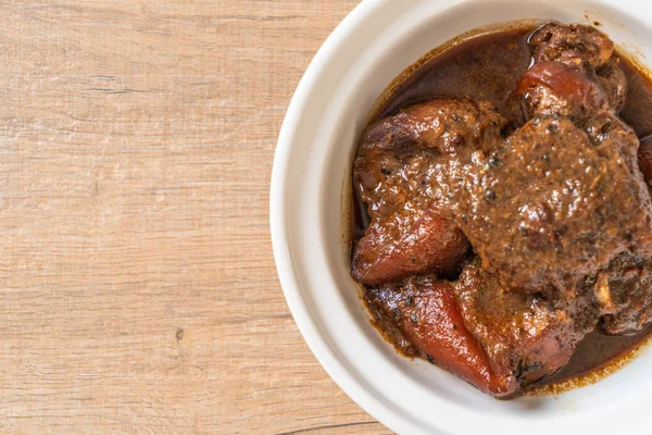 herb - Phuket Tayland geleneksel gıda tarzı ile domuz eti güveç