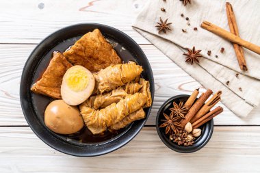 kaynamış yumurta çikolata sosu veya tatlı sos - Asya gıda