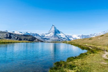 Matterhorn Zermatt, İsviçre Stellisee Gölü ile