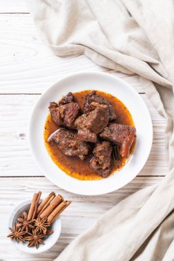 herb - Phuket Tayland geleneksel gıda tarzı ile domuz eti güveç