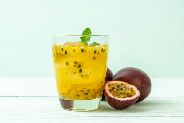 Fresh Iced Passion Fruit Juice Healthy Drink — Stock Photo, Image