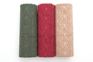 Beyaz arkaplanda izole edilmiş havlu