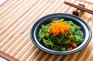 yosun salata karides yumurta - Japon gıda tarzı