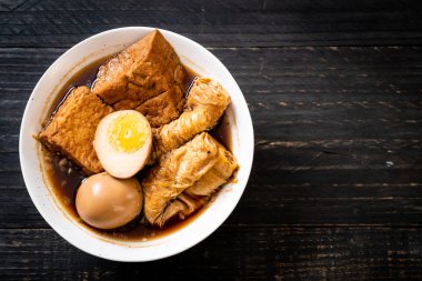 kaynamış yumurta çikolata sosu veya tatlı sos - Asya gıda