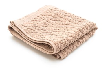 Beyaz arkaplanda izole edilmiş havlu