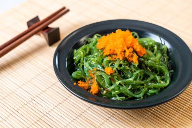 yosun salata karides yumurta - Japon gıda tarzı