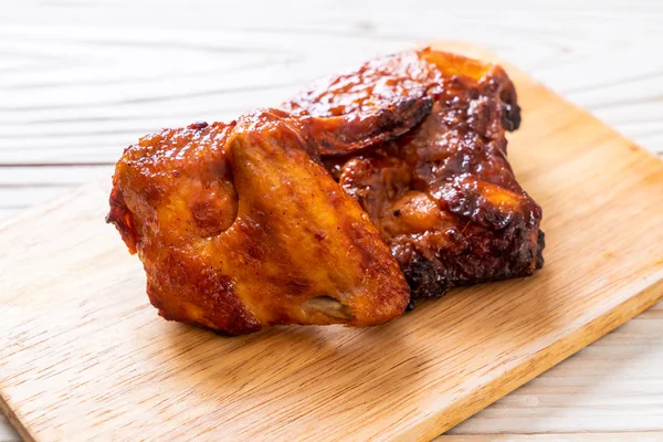 Grilled Barbecue Chicken Table — Stock Photo, Image
