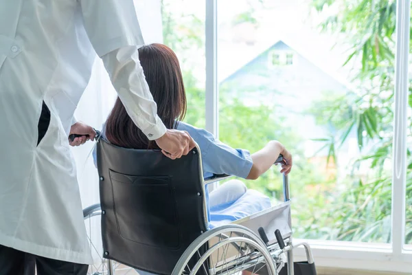 Asian Female Patient Wheelchair Senior Doctor — Stock Photo, Image