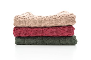 Beyaz arkaplanda izole edilmiş havlu