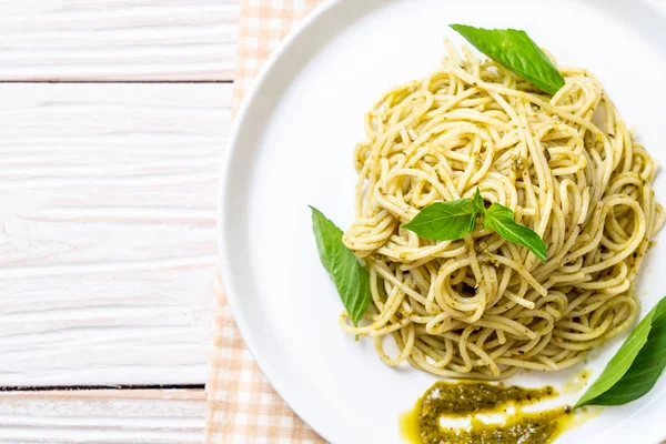 Homamade Spaghetti Sosem Pesto Oliwa Oliwek Liści Bazylii — Zdjęcie stockowe