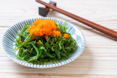 yosun salata karides yumurta - Japon gıda tarzı