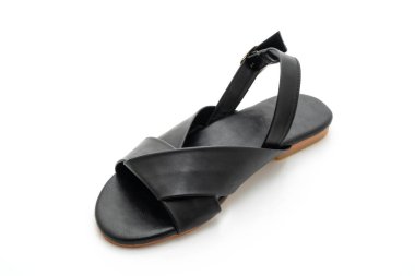 Beyaz arka plan üzerinde izole slingback ile moda erkek ve kadın deri sandaletler