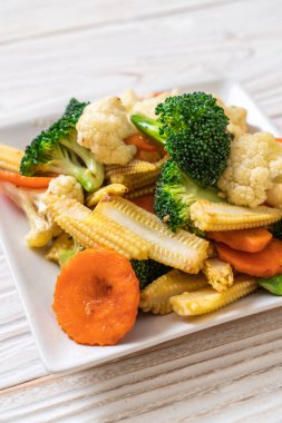 Kızarmış sebze - vejetaryen ve vejetaryen yemek tarzı