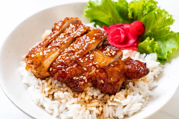 Ayam Panggang Dengan Saus Teriyaki Atas Mangkuk Nasi — Stok Foto