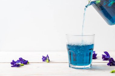 kelebek bezelye suyu - sağlıklı içecek