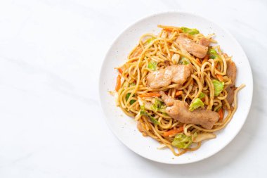 tavada kızartılmış yakisoba noodle pork - Asya gıda tarzı ile