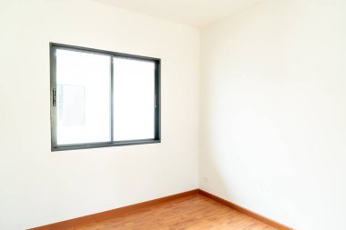 boş cam pencere ve kapı ev güneş ışığı ile