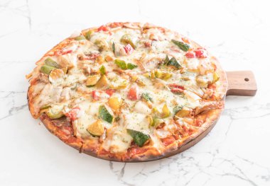 Vejetaryen pizza tablo - sağlıklı gıda tarzı