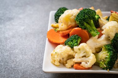 Kızarmış sebze - vejetaryen ve vejetaryen yemek tarzı