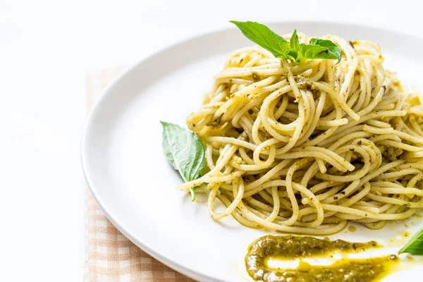 Espaguetis Homamade Con Salsa Pesto Aceite Oliva Hojas Albahaca — Foto de Stock