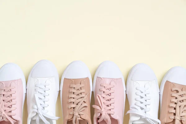 Красиві Жінки Шкіряні Кросівки Взуття — стокове фото