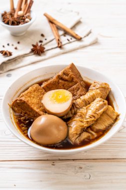 kaynamış yumurta çikolata sosu veya tatlı sos - Asya gıda