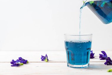 kelebek bezelye suyu - sağlıklı içecek