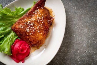 teriyaki sosu ve susam ızgara tavuk biftek