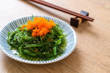 yosun salata karides yumurta - Japon gıda tarzı