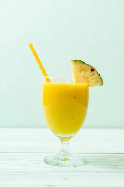 Fresh Pineapple Smoothie Glass Wood Table Healthy Drink — Stock Photo, Image