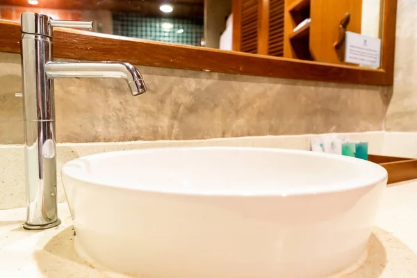Faucet Pia Decoração Interior Banheiro — Fotografia de Stock