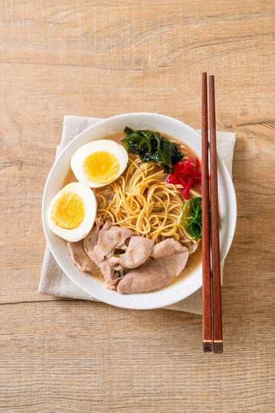 Mie Ramen Tonkotsu Dengan Daging Babi Dan Telur Gaya Jepang — Stok Foto