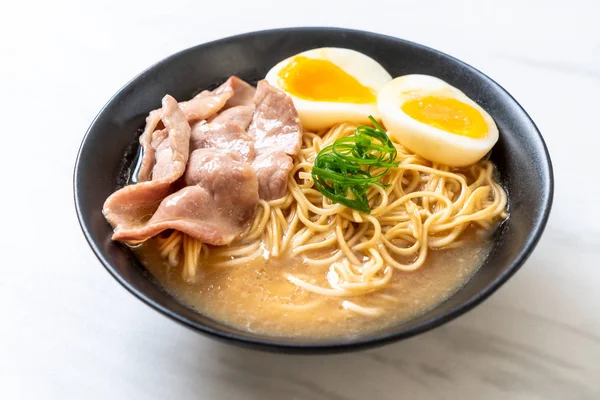 Tonkotsu Ramen Noodles Χοιρινό Κρέας Και Αυγό Ιαπωνικό Στυλ — Φωτογραφία Αρχείου