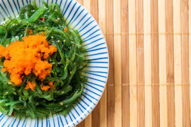 yosun salata karides yumurta - Japon gıda tarzı