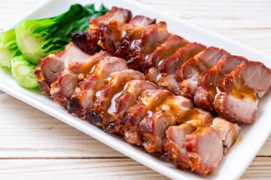 Barbekü kırmızı domuz soslu rosto