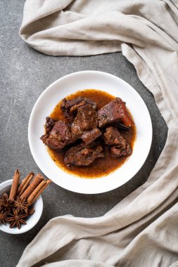 herb - Phuket Tayland geleneksel gıda tarzı ile domuz eti güveç