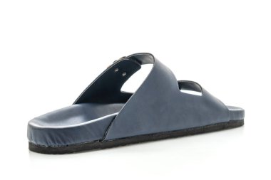 Erkekler beyaz arka plan üzerinde izole sandalet deri